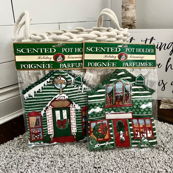 Two Fabric Potholders Christmas Homespun Look Dinner Table Trivet Kitchen Decor - Picture 1 of 10